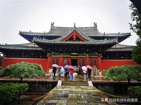 Longxing Temple! Unveiling Ancient Beauty and Tranquil Serenity