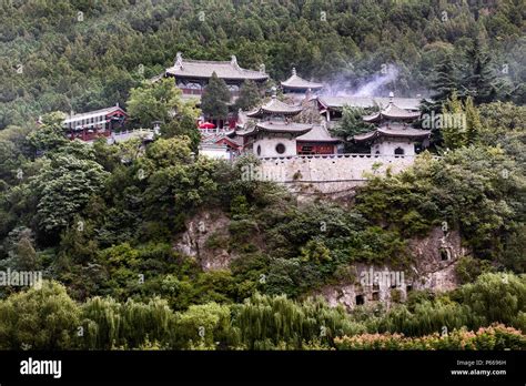 The Xiangshan Temple: A Serene Mountaintop Sanctuary Overlooking Xiamen!