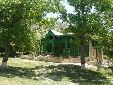 Ziarat Residency: A Historical Gem and Breathtaking Mountain Retreat!